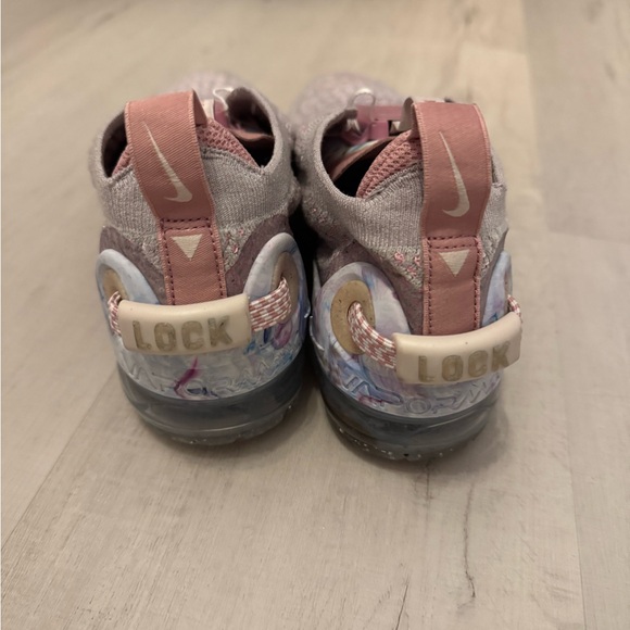 Nike Women's Air Vapormax 2020‎ Flyknit in Light Arctic Pink size 6.5 - Picture 5 of 6